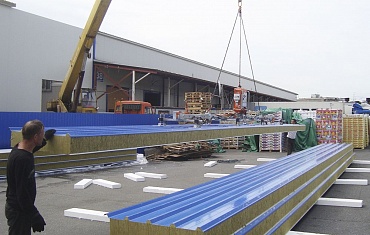 Подъем длинных сэндвич-панелей